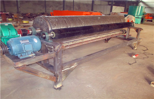 赤鐵礦磁選機，赤鐵礦磁選機的使用中存在的安全隱患有哪些？_赤鐵礦磁選機的使用中存在的安全隱患有哪些？廠家_除鐵強磁輥